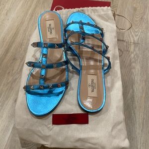 PRICE SLASHED 🔥🔥NEW Valentino Rockstud Sandals